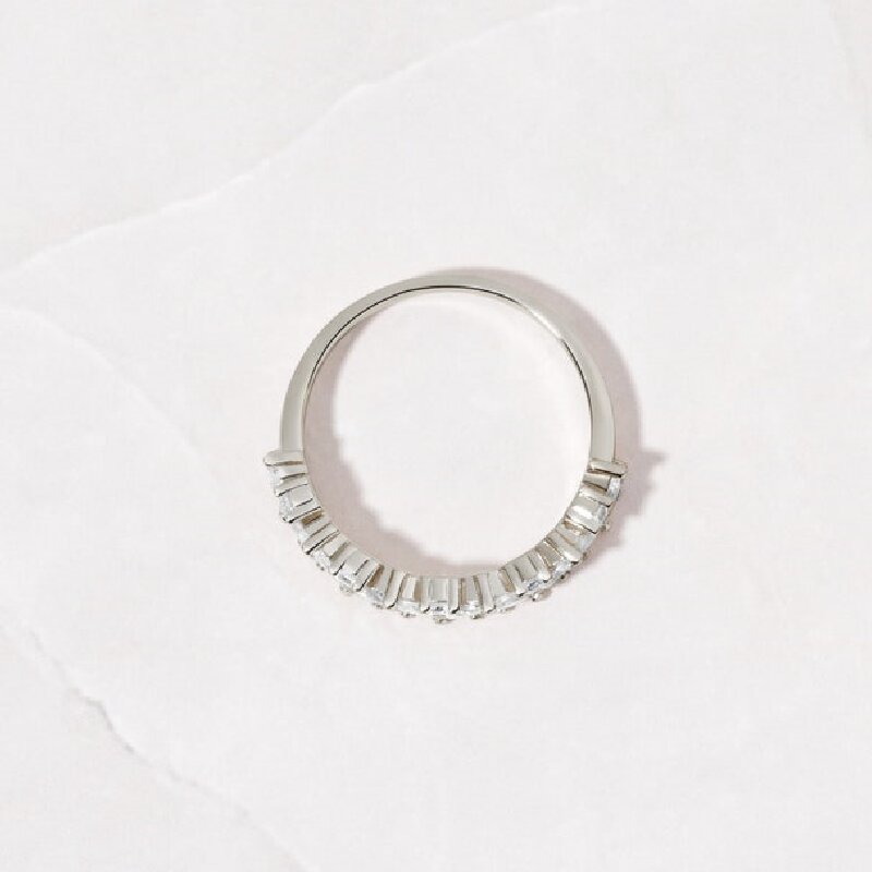 Scattered Zigzag Marquise and Round Cut Weeding Band