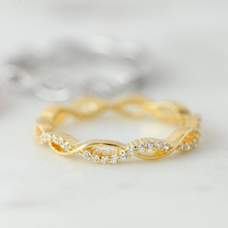 Infinity Twist Weeding Band